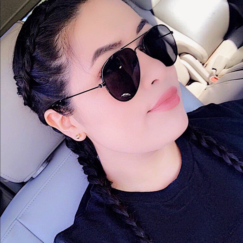 Meet your Posher, Andrea